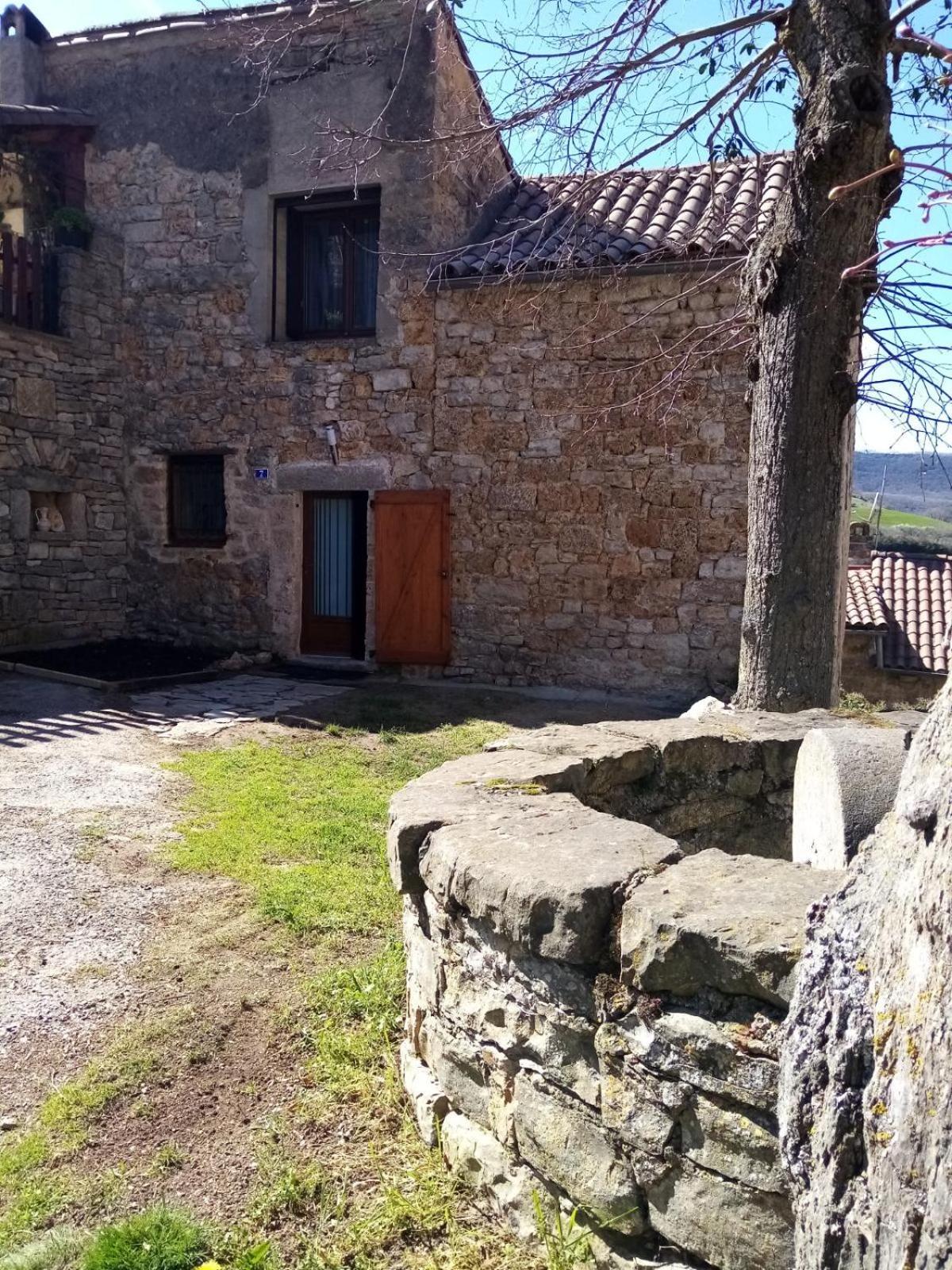 Gite Le Jaya Saint-Georges-de-Luzençon المظهر الخارجي الصورة